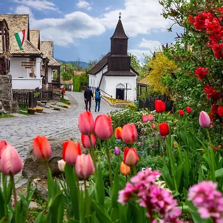 Tugari Vendeghaz 3* Hollókő