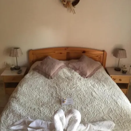 Tugari Vendeghaz Hollókő